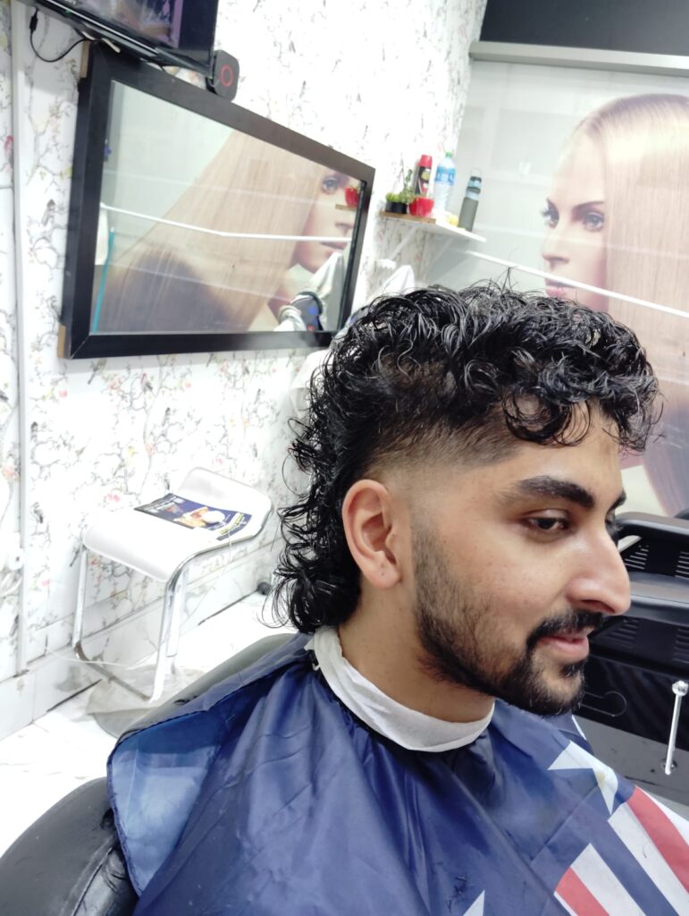 Stylist hair salon al rigga dubai modern hair cut according to dubai style