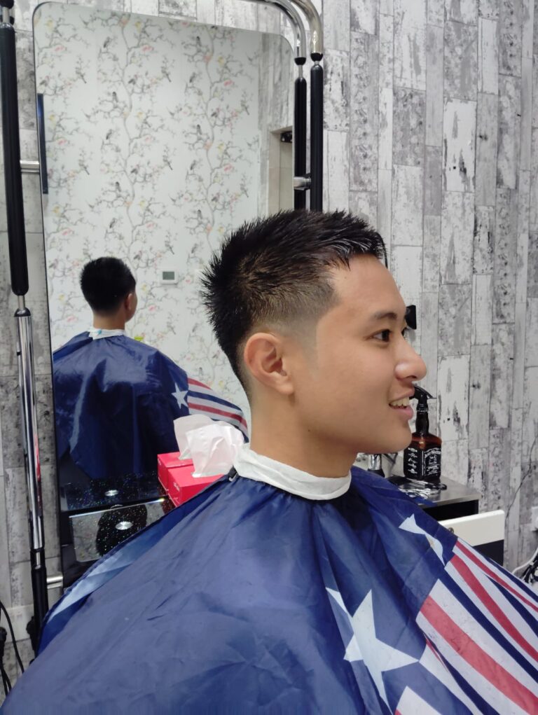 Men's Haircuts at stylist hair salon al rigga Dubai