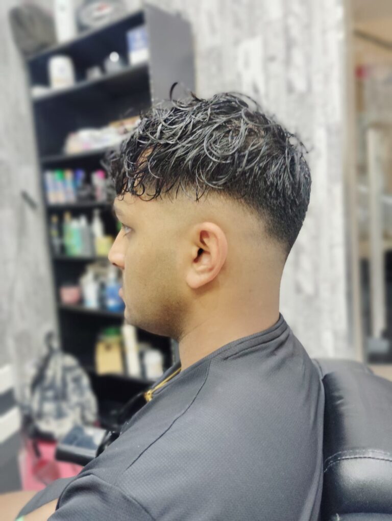 Stylist hair salon al rigga Dubai